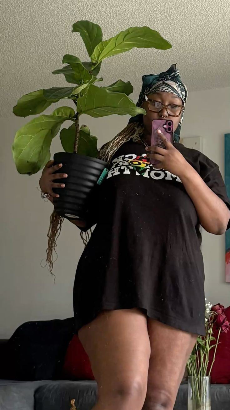 files/Plant_mom.jpg
